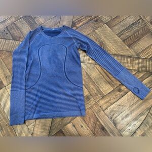 Lululemon Women’s Blue Swiftly Long Sleeve Sz 6 EUC with Thumb Holes